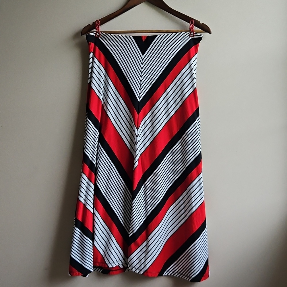 Chaps Art Deco Style Red, Black and White Maxi Skirt Women's M